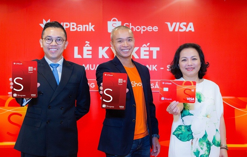 Shopee bat tay VPBank va Visa mang uu dai cho khach hang
