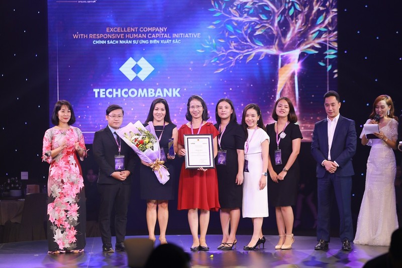 Techcombank - Ngan hang duy nhat duoc vinh danh hang muc “Ung bien xuat sac“