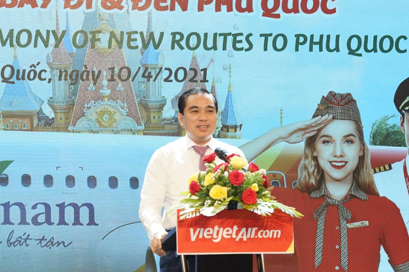 Bay tu Thanh Hoa, Nha Trang... toi Phu Quoc don mua he soi dong-Hinh-3