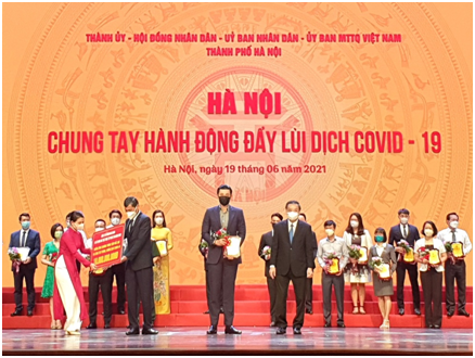 Tan Hoang Minh ung ho 20 ty, quyet tam cung Ha Noi day lui dich COVID-19