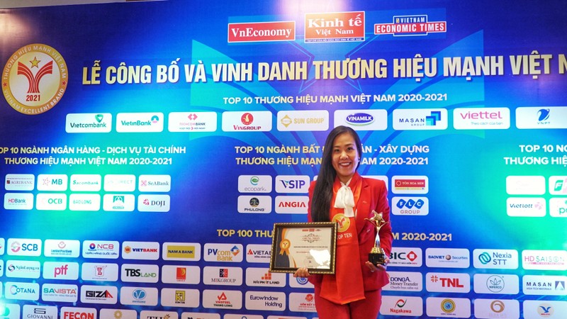 Techcombank duoc vinh danh top 10 thuong hieu manh Viet Nam 2021-Hinh-2
