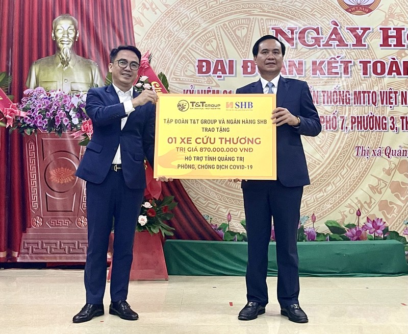 T&T Group va SHB tang xe cuu thuong ho tro Quang Tri - Quang Binh