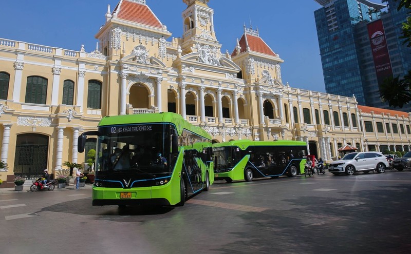 Gia xang tang, cu dan Vinhomes Grand Park di lam bang xe VinBus-Hinh-2