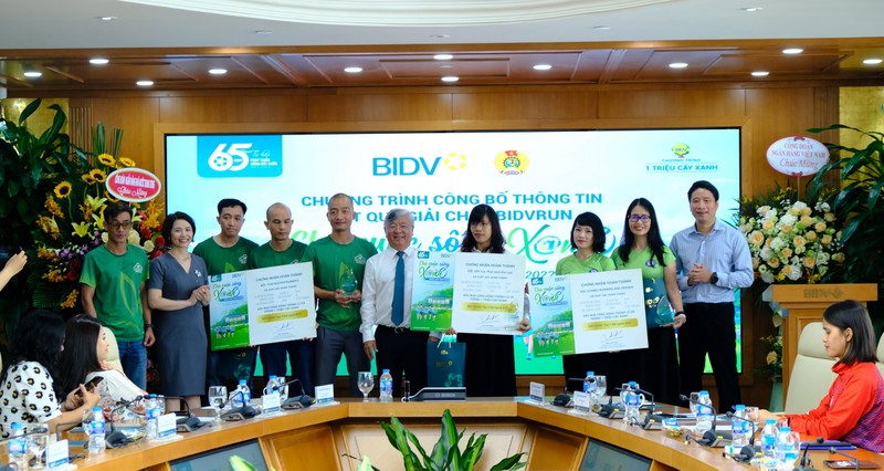 BIDV cong bo ket qua va trao thuong giai chay BIDVRUN - Cho cuoc song xanh 2022-Hinh-3