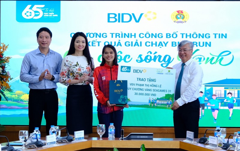 BIDV cong bo ket qua va trao thuong giai chay BIDVRUN - Cho cuoc song xanh 2022