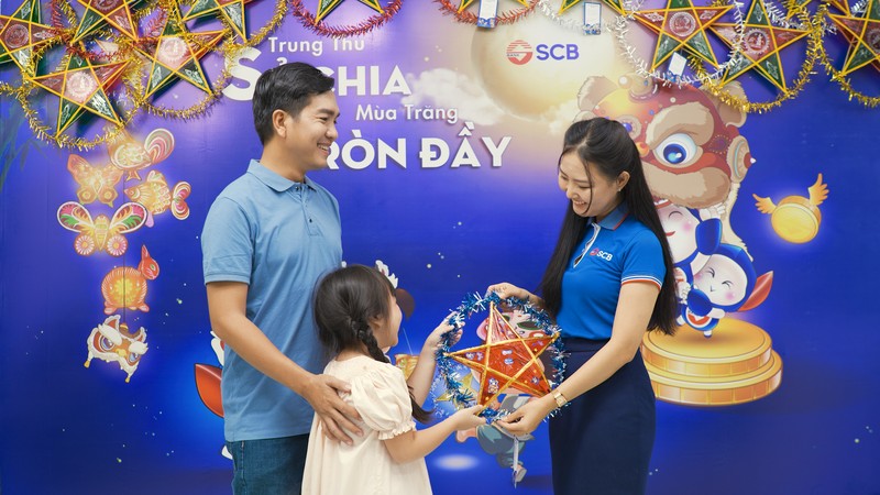 Cung SCB don “Trung thu se chia - Mua trang tron day“