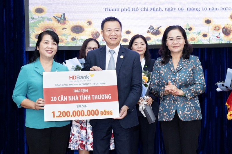 Doanh nghiep lon cung TP.HCM huong ung Thang cao diem “Vi nguoi ngheo” 2022