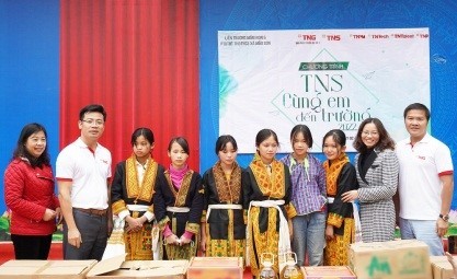 Doanh nghiep dat Sao Vang Dat Viet voi hanh trinh “TNS cung em den truong”-Hinh-5