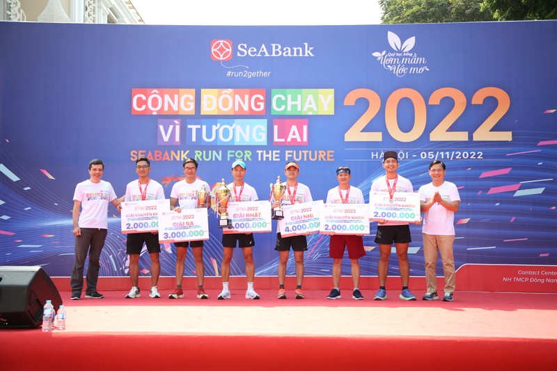 Chuoi giai chay cong dong “SeABank Run for The Future - Cong dong chay vi tuong lai 2022” thu hut hon 5.200 nguoi tham gia-Hinh-4