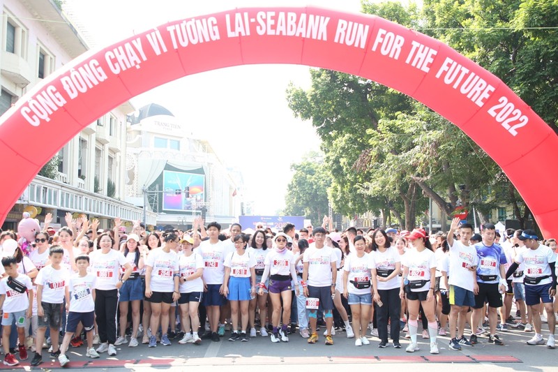 Chuoi giai chay cong dong “SeABank Run for The Future - Cong dong chay vi tuong lai 2022” thu hut hon 5.200 nguoi tham gia