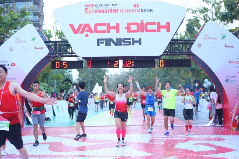 Giai Marathon quoc te Ho Chi Minh Techcombank lan 5: Chung mot tinh than “Vuot troi hon moi ngay“-Hinh-2