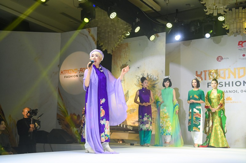 Nhung sac mau van hoa an tuong tai Kimono – Aodai Fashion Show-Hinh-10