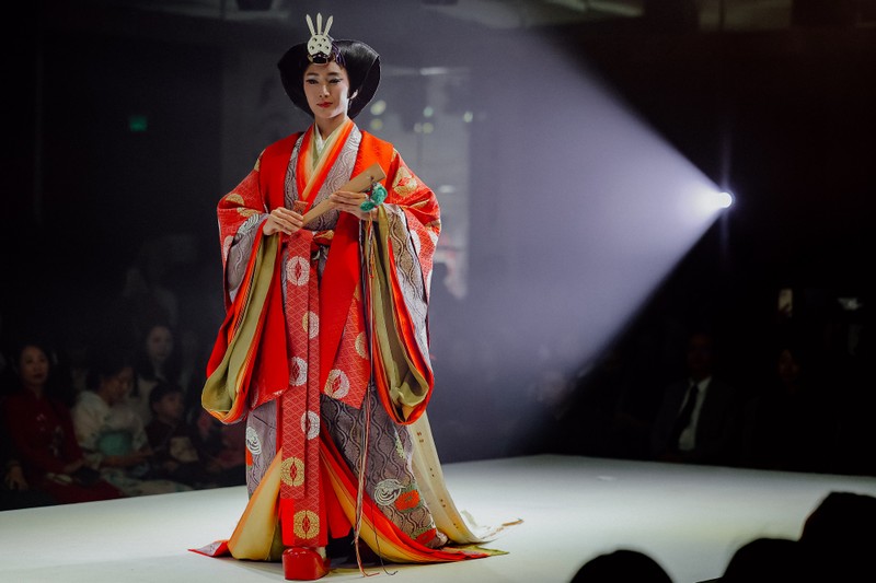 Nhung sac mau van hoa an tuong tai Kimono – Aodai Fashion Show-Hinh-4
