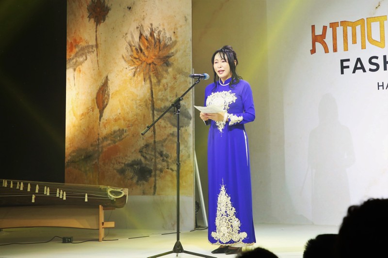 Nhung sac mau van hoa an tuong tai Kimono – Aodai Fashion Show