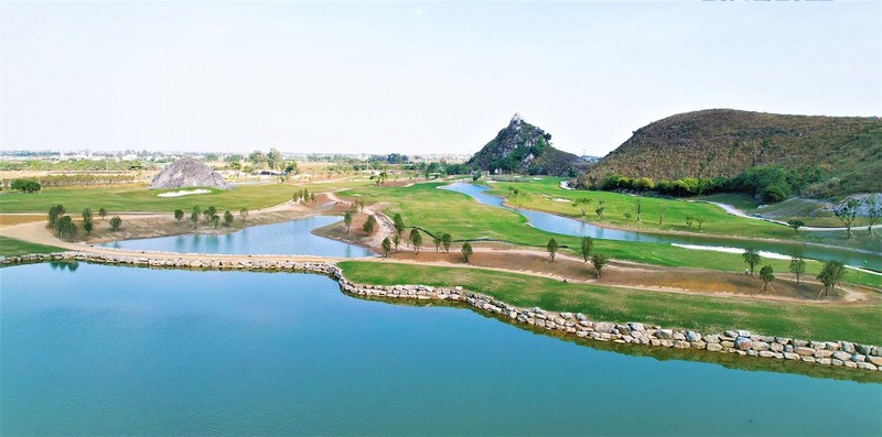 Uu dai hap dan nhan dip khai truong san BRG Rose Canyon Golf Resort-Hinh-3