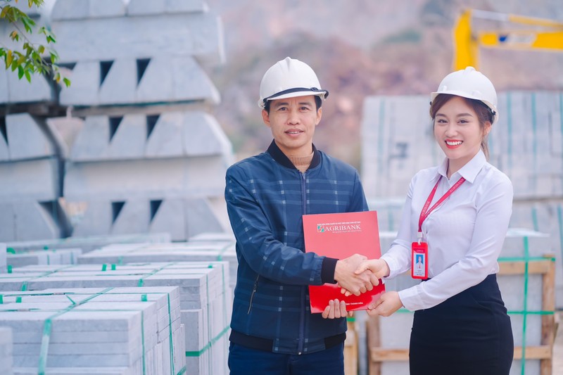Agribank danh 100.000 ty dong va 500 trieu USD uu dai lai suat doi voi khach hang doanh nghiep