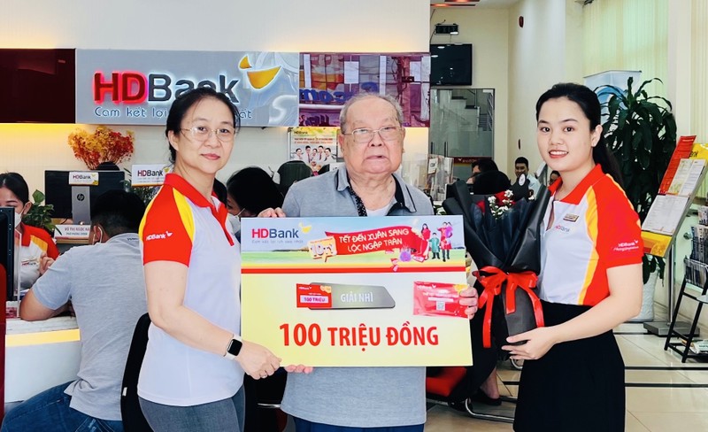 HDBank trao 10 so tiet kiem tan tay khach hang trung thuong “Tet den xuan sang loc ngap tran”-Hinh-5