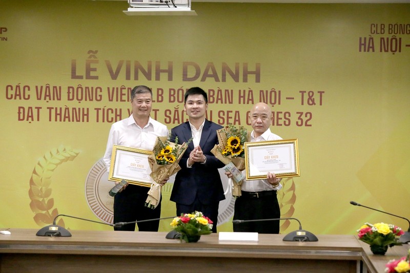 T&T Group thuong hon 1 ty dong cho bong ban Viet Nam tai SEA Games 32-Hinh-2