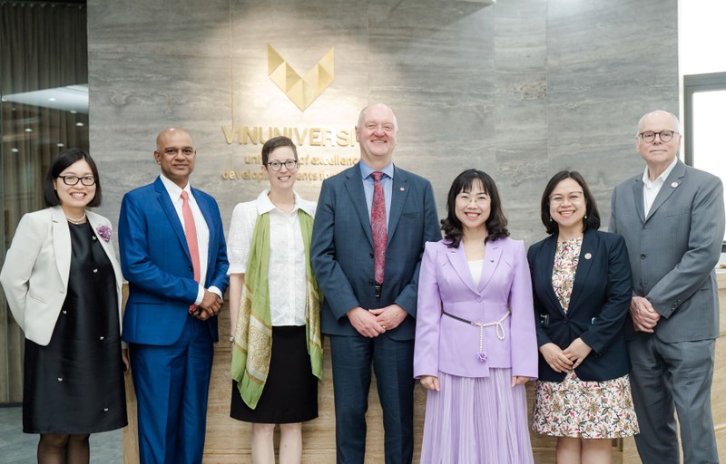 Giao su Dai hoc Cornell: “Toi bat ngo vi su phat trien nhanh chong cua VinUni”