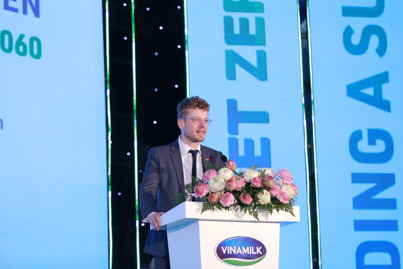 Vinamilk là công ty sữa đầu tiên tại Việt Nam có nhà máy và trang trại đạt chứng nhận trung hoà carbon - Hình 4 Vinamilk la cong ty sua dau tien tai Viet Nam co nha may va trang trai dat chung nhan trung hoa carbon-Hinh-4