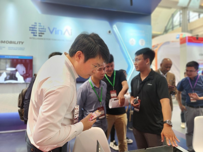 VinAI mang den trai nghiem AI dot pha tai Trien lam Quoc te Vietnam Industry 4.0 Summit 2023-Hinh-3