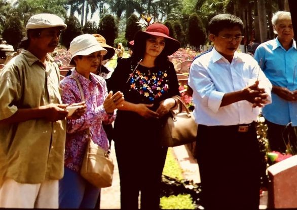 Nho nhung nguoi ban nam ay ra di roi mai khong ve...