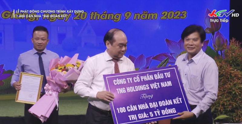 TNG Holdings Vietnam tai tro xay 100 can nha Dai doan ket tai Hau Giang
