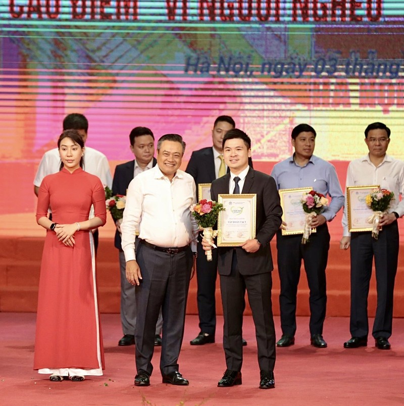 T&T Group ung ho 1 ty dong cho Quy “Vi nguoi ngheo” thanh pho Ha Noi