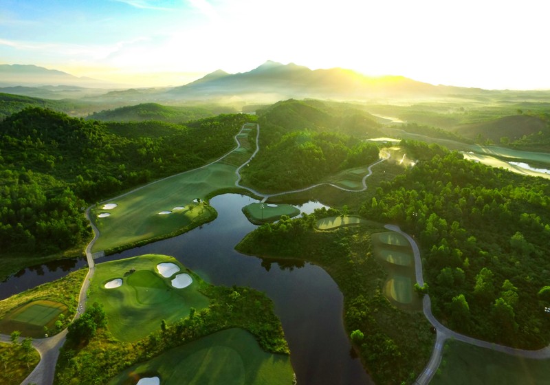 Viet Nam co khu nghi duong golf lot top 100 the gioi