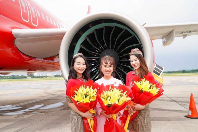 Lien tuc nhan tau bay moi, Vietjet don tau bay thu 101-Hinh-4