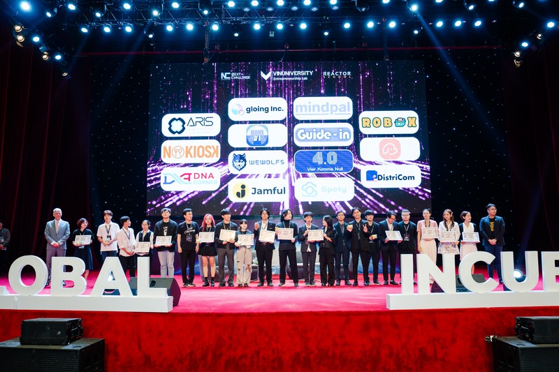 Hơn 4.000 phụ huynh, học sinh tham dự Ngày hội Trải nghiệm VinUni Open Day - Hình 11 Hon 4.000 phu huynh, hoc sinh tham du Ngay hoi Trai nghiem VinUni Open Day-Hinh-11