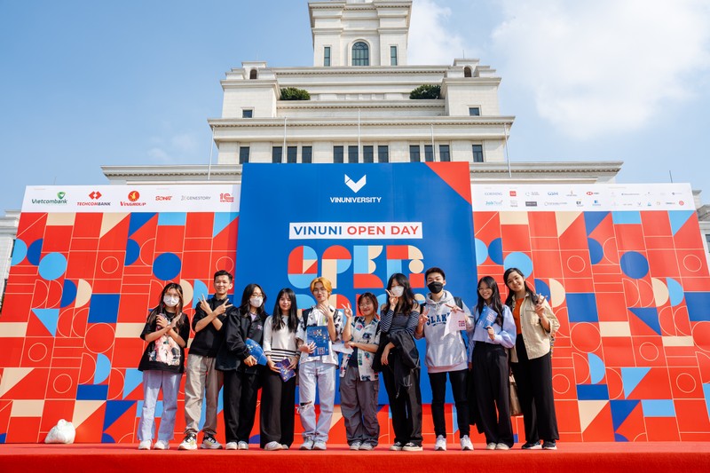 Hơn 4.000 phụ huynh, học sinh tham dự Ngày hội Trải nghiệm VinUni Open Day - Hình 5 Hon 4.000 phu huynh, hoc sinh tham du Ngay hoi Trai nghiem VinUni Open Day-Hinh-5