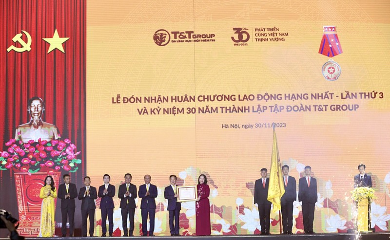 T&T Group don nhan Huan chuong Lao dong hang Nhat lan thu 3