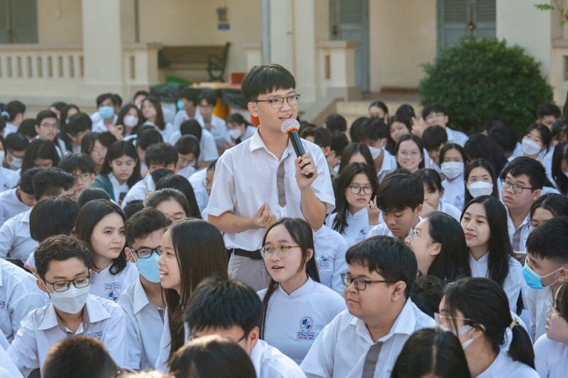 Hàng nghìn học sinh cả nước háo hức tìm hiểu cuộc thi Tiếng nói Xanh - Hình 6 Hang nghin hoc sinh ca nuoc hao huc tim hieu cuoc thi Tieng noi Xanh-Hinh-6