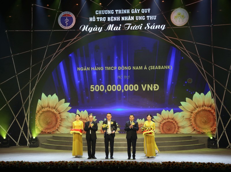 SeABank lan thu 6 duoc vinh danh trong Top 100 Doanh nghiep ben vung Viet Nam