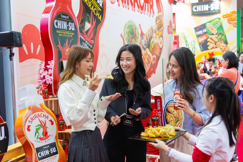Tuong ot Chinsu Sriracha vua ra mat da “day song” o Nhat Ban