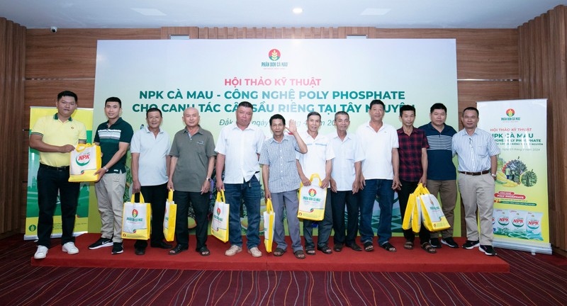 NPK Ca Mau Cong nghe Polyphosphate mang lai hieu qua cho cay sau rieng tay nguyen