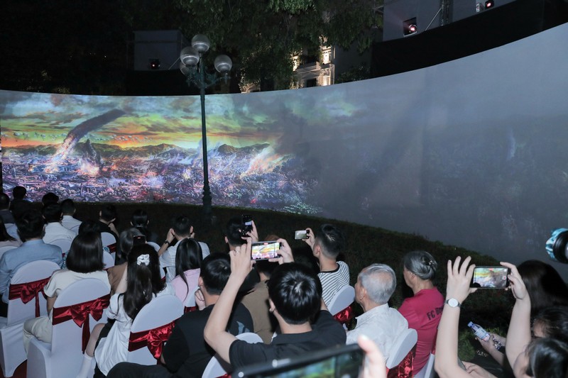 Tranh panorama “Chien dich Dien Bien Phu” den voi nguoi dan Ha Noi bang cong nghe 3D mapping