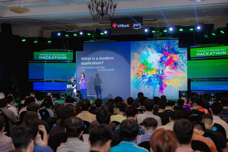 Khai mac VPBank Technology Hackathon 2024: Chinh phuc cong nghe, Kien tao tuong lai-Hinh-3
