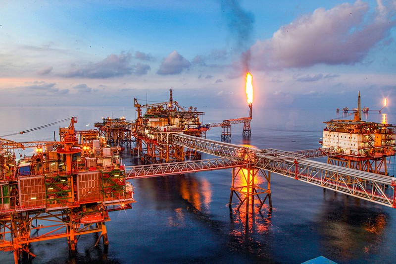 View - 	Tháng 5: Petrovietnam tiếp tục duy trì tăng trưởng khi giá dầu đả
