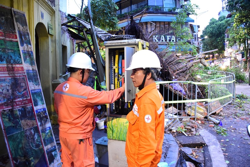 EVNHANOI chủ động triển khai nhiều biện pháp ứng phó kịp thời.