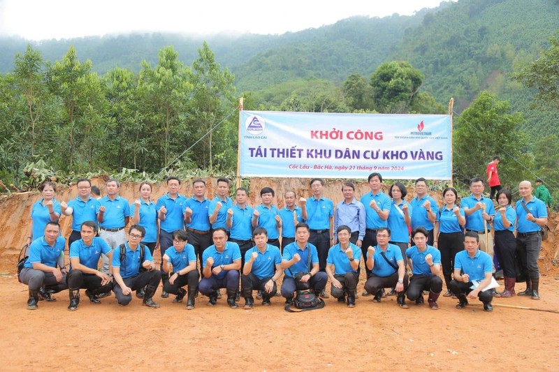 Phan bon Ca Mau: Ky thuat trao tay- Vuot kho khan ngay