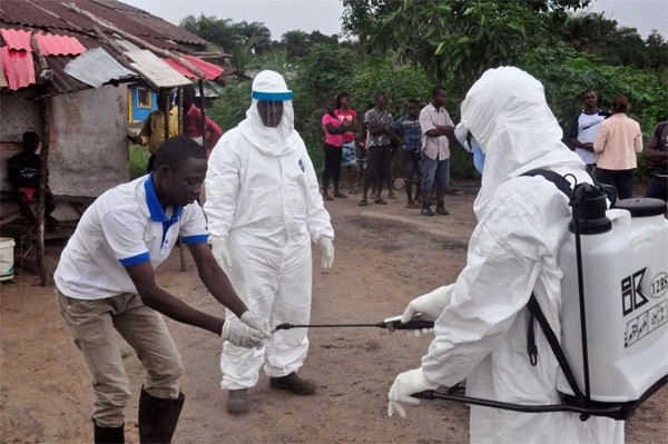 Dịch Ebola ỏ chau Phi quay trỏ lại, mọt nguòi dã chét