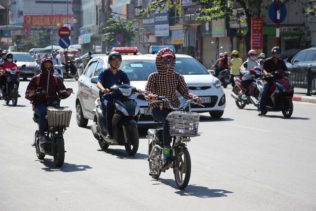 Thoi tiet ngay 8/8: Nhieu noi nang nong gay gat tren 38 do