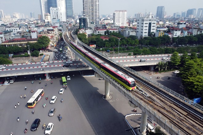 Ha Noi dieu chinh tuyen xe buyt ket noi voi metro Nhon- ga Ha Noi