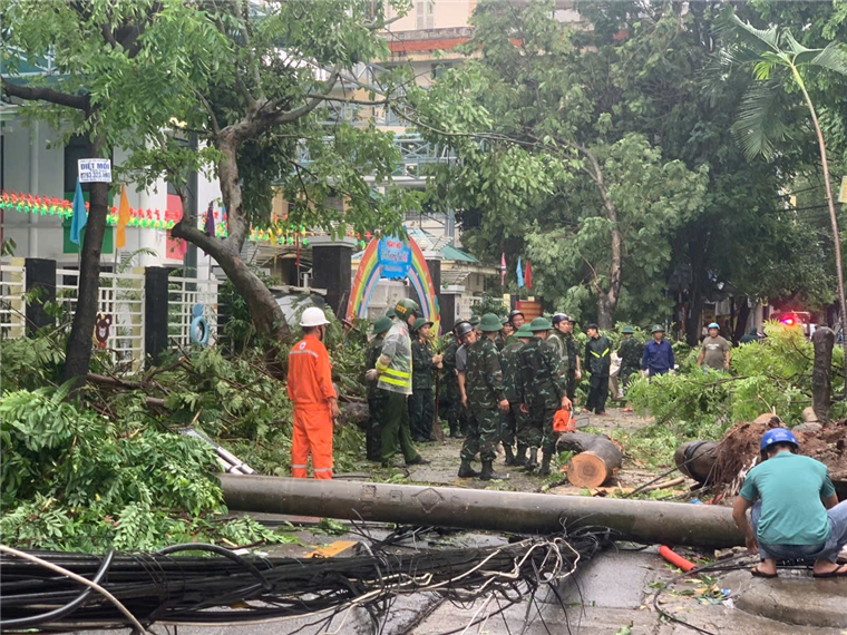 Ha Noi: 30 truong chua the don hoc sinh tro lai hom nay