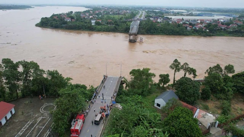 Su co sap cau Phong Chau: Khong de hoc sinh gian doan hoc tap