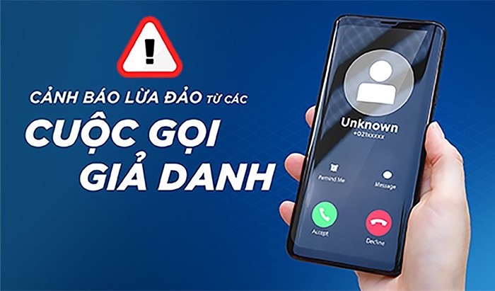 Cu ba bi ke gia danh cong an lua hon 300 trieu dong.