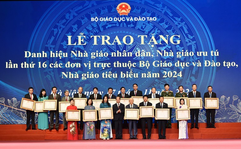 1.188 giao vien duoc trao tang danh hieu NGND, NGUT nam 2024-Hinh-2