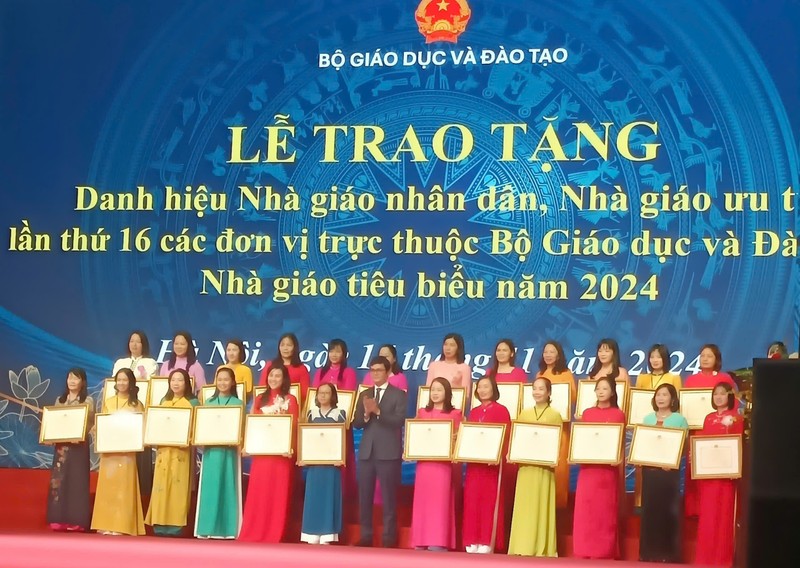 1.188 giao vien duoc trao tang danh hieu NGND, NGUT nam 2024-Hinh-4